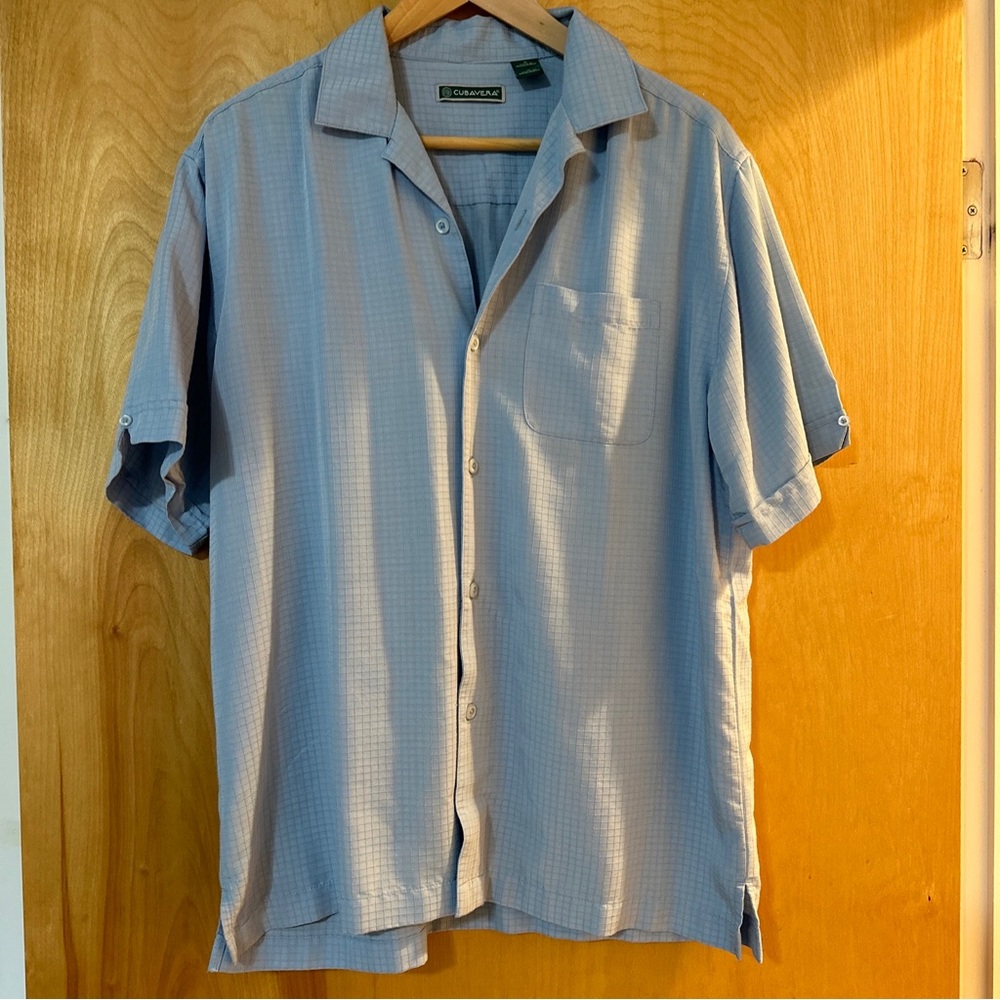 Cubavera short sleeve button up light blue, size M Wash & wear, no tuck